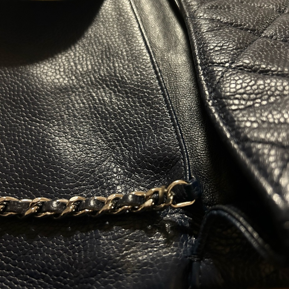 Chanel Caviar Clutch with chain - Picture 13 of 14